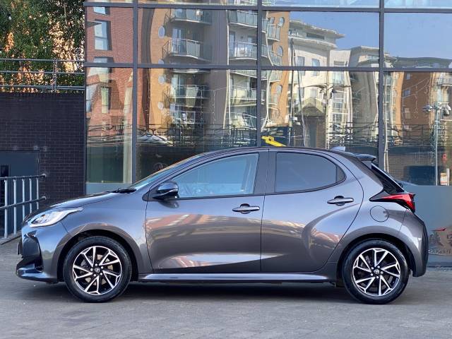 2022 Toyota Yaris 1.5 Hybrid Design 5dr CVT